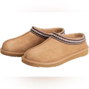 Kirkland Signature Unisex Genuine Shearling Slipper